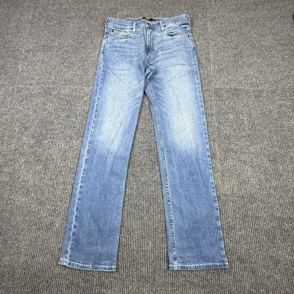 Hollister Epic Flex Straight Leg Jeans Mens 31x34 Light Wash Blue 331D2291